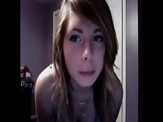 Cute teen shows her tits on cam