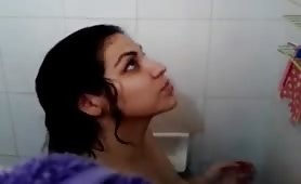 Hot Indian Babe In Selfmade Shower Nude