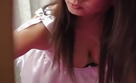 downblouse showing the hottest cleavage nipples (8)