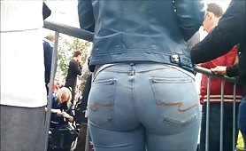 Big ass girl in blue jeans
